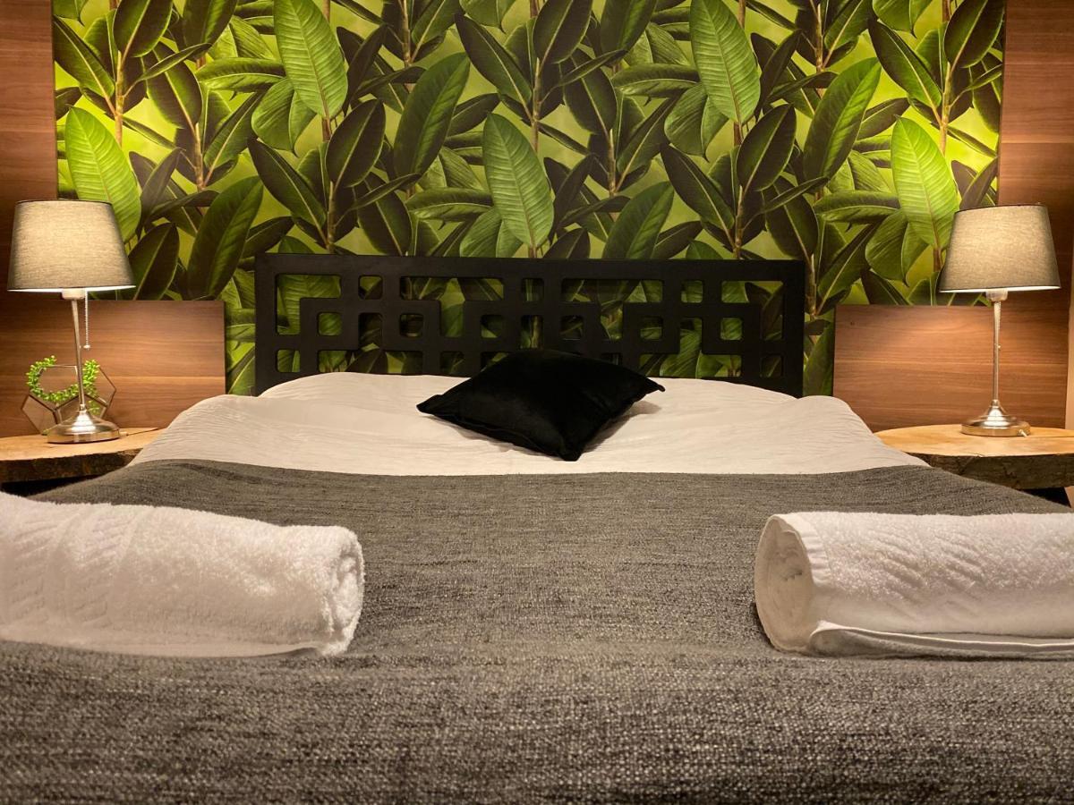 Luxury 5* With Secret Garden And Free Parking Holiday home *
